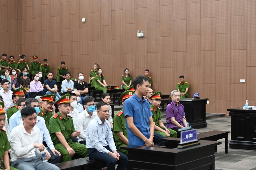 Các bị cáo tại tòa.