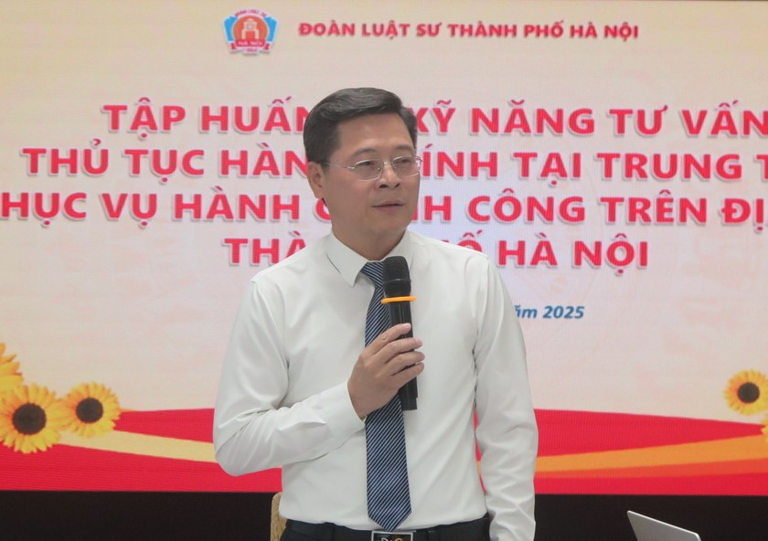 Luật sư Nguyễn Văn Hà, Phó Chủ nhiệm Đoàn Luật sư TP Hà Nội chủ trì buổi tập huấn.