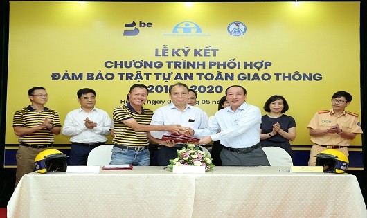 Theo biên bản ghi nhớ hợp tác của các bên, Công ty CP Be Group cam kết hỗ trợ, và phối hợp thực hiện nhiều hoạt động chung tay đảm bảo trật tự ATGT 