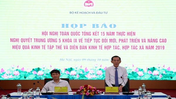 Thứ trưởng Bộ KH&ĐT Võ Thành Thống chủ trì cuộc họp báo