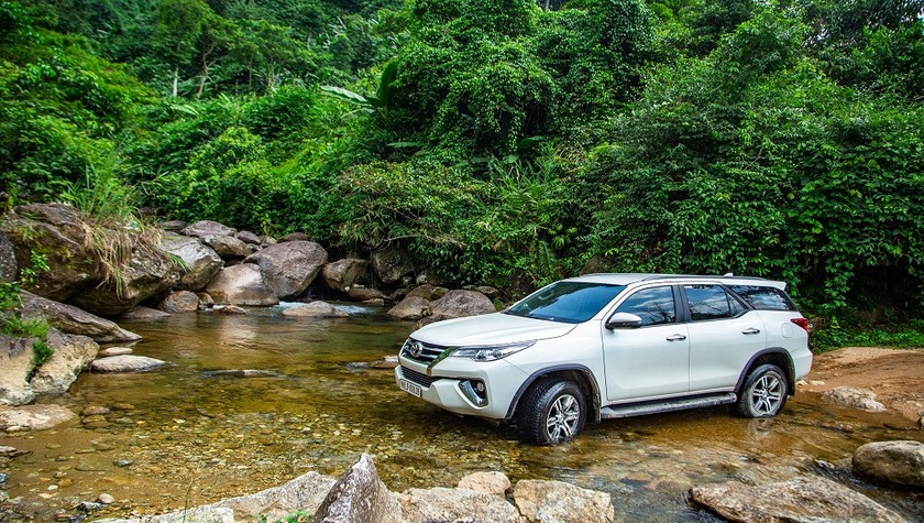 Toyota Fortuner , một trong 3 mãu xe được khuyến mãi dịp này