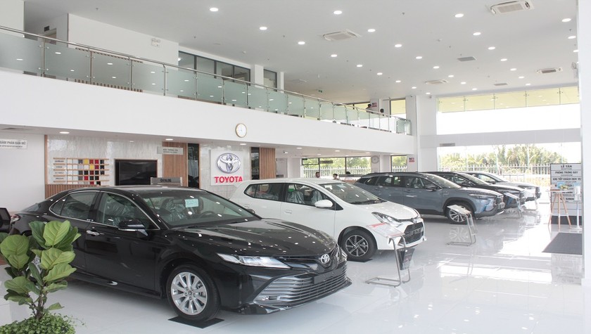 Khu vực trưng bày xe của Toyota Hiroshima Long Phước.