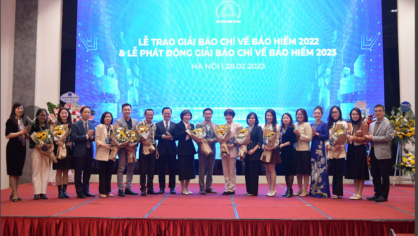 Các tác giả đạt giải báo chí về bảo hiểm 2022