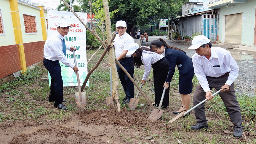 Khởi động Chương trình 'Toyota chung tay xanh hóa học đường' năm 2023