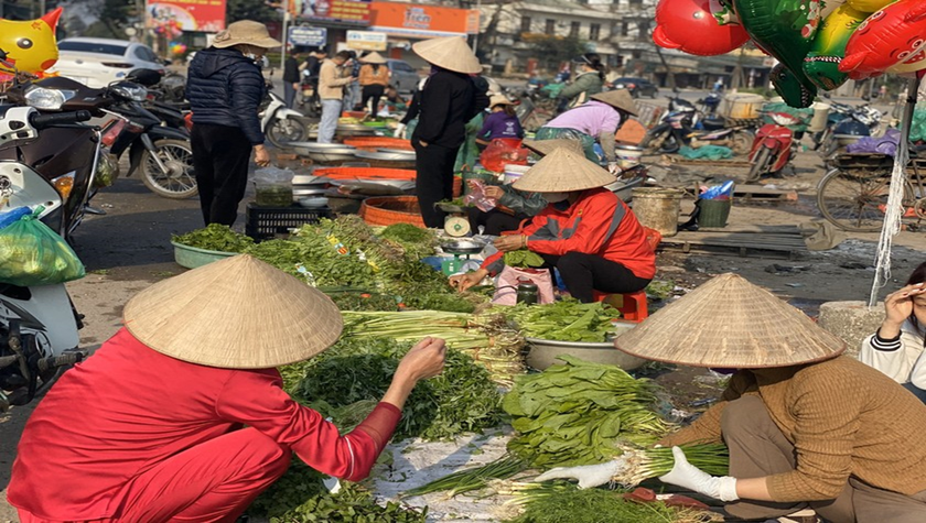 Nhiều chợ truyền thống mở cửa từ ngày mùng 3 Tết