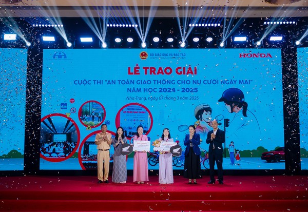 Trao giải Cuộc thi 'An toàn giao thông cho nụ cười ngày mai' năm học 2024 – 2025