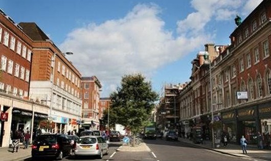 Cảnh sát Anh cho nổ xe ôtô khả nghi đỗ gần Cung điện Kensington