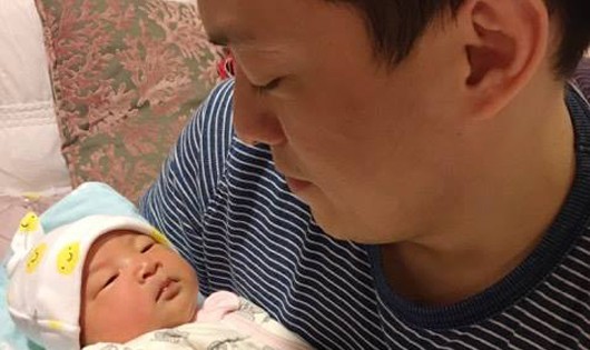 Lam Trường 'tương tư' con gái mới sinh