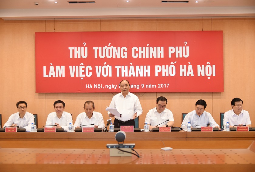 Thủ tướng Nguyễn Xuân Phúc và các Phó Thủ tướng Chính phủ làm việc với lãnh đạo TP. Hà Nội. Ảnh: VGP/Quang Hiếu