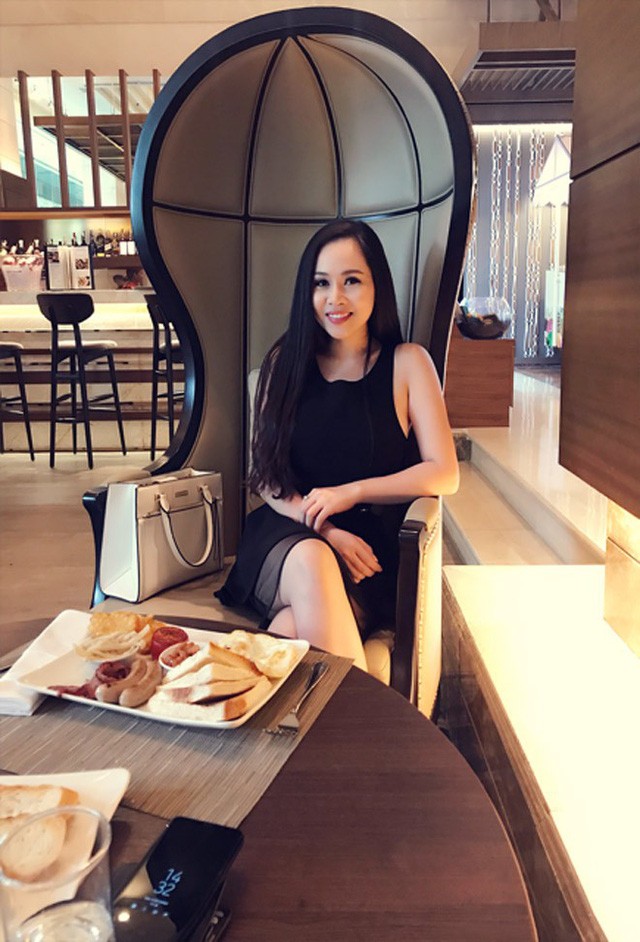 Bất ngờ với cát xê và xế sang 8 tỷ của "Bà Tưng màn ảnh nhỏ" ảnh 2 Bất ngờ với cát xê và xế sang 8 tỷ của "Bà Tưng màn ảnh nhỏ" ảnh 2
