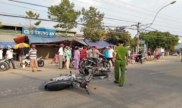 Hiện trường một vụ tai nạn xảy ra ngày Tết Mậu Tuất 2018. Ảnh: Báo Giao thông.