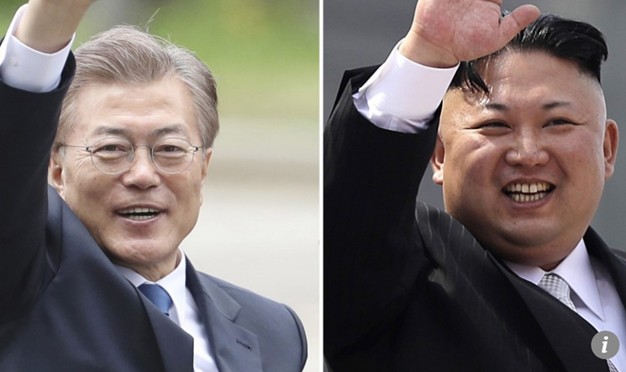 Tổng thống Hàn Quốc Moon Jae-in và nhà lãnh đạo Triều Tiên Kim Jong-un. (Nguồn: AP)