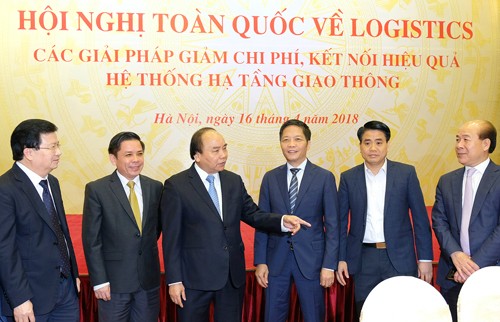 Thủ tướng: Chi phí logistics lớn có nhấn con tàu kinh doanh xuống thấp?