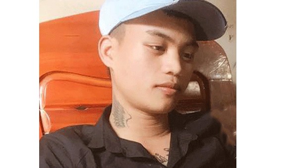 Nữ sinh bị người yêu cũ đâm chết trước cổng trường 