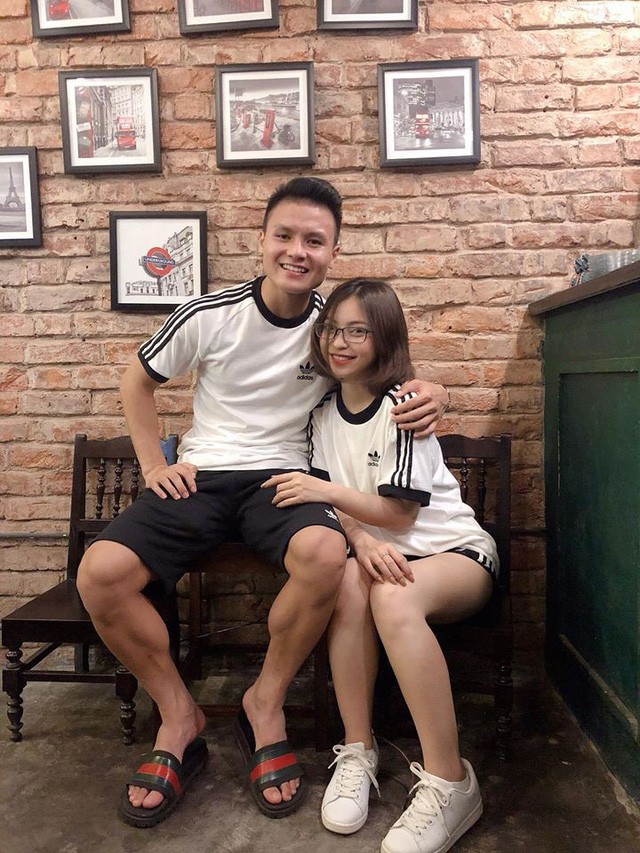Bạn gái hot girl của Quang Hải ngày càng 'bốc lửa' ảnh 1 Bóng hồng của cầu thủ Quang Hải được biết đến là cô gái có cái tên Nhật Lê.