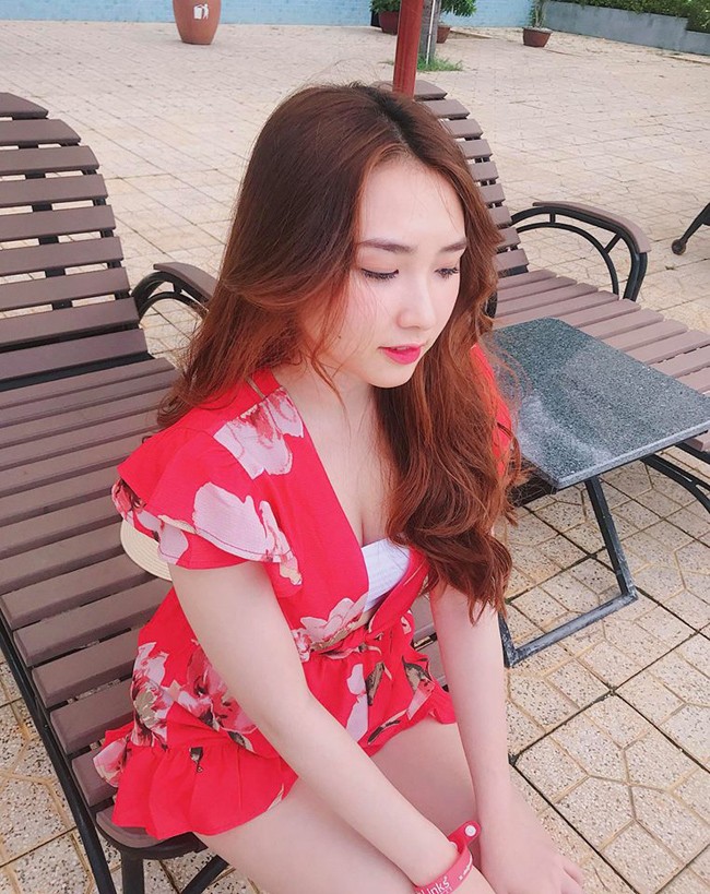Dung nhan hấp dẫn của "bạn gái tin đồn" thủ môn Bùi Tiến Dũng hình ảnh 13 dung nhan hap dan cua "ban gai tin don" thu mon bui tien dung hinh anh 13
