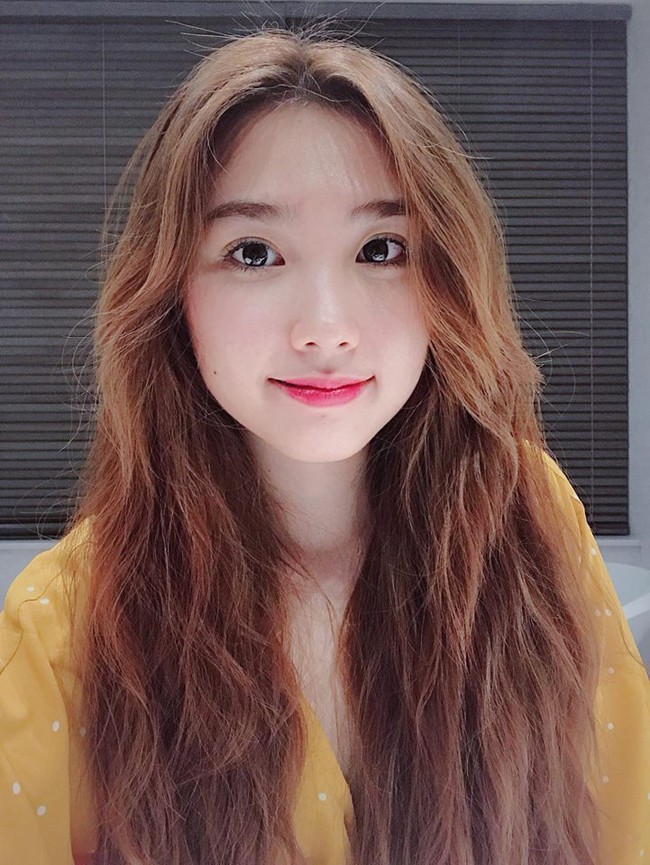Dung nhan hấp dẫn của "bạn gái tin đồn" thủ môn Bùi Tiến Dũng hình ảnh 20 dung nhan hap dan cua "ban gai tin don" thu mon bui tien dung hinh anh 20