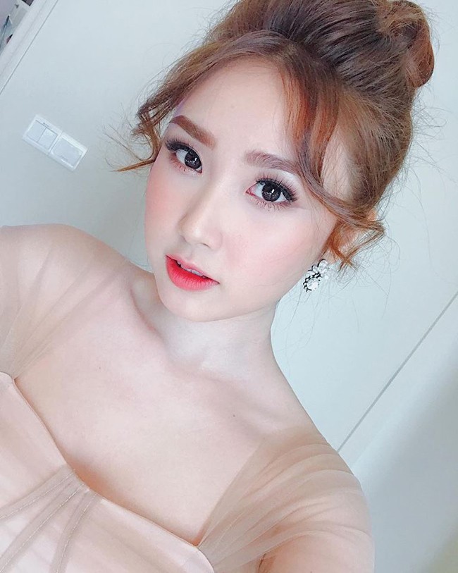 Dung nhan hấp dẫn của "bạn gái tin đồn" thủ môn Bùi Tiến Dũng hình ảnh 8 dung nhan hap dan cua "ban gai tin don" thu mon bui tien dung hinh anh 8