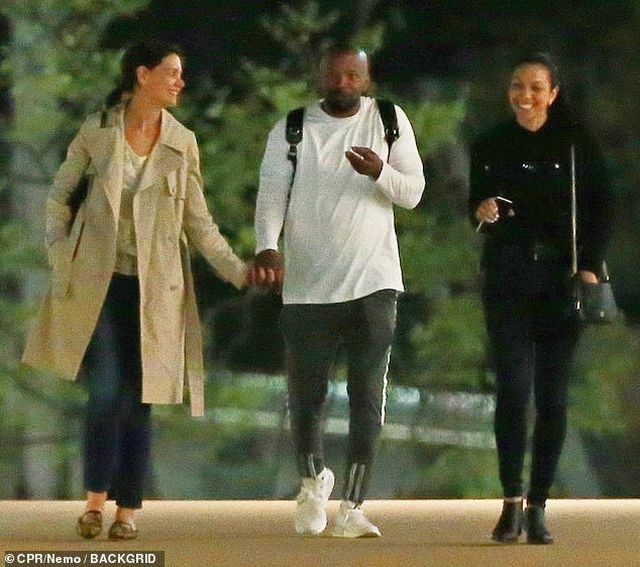 Katie Holmes xuất hiện bên con riêng của bạn trai - 2 Katie Holmes xuất hiện bên con riêng của bạn trai - 2