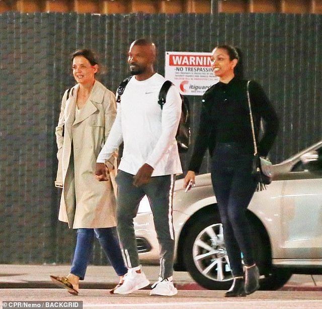 Katie Holmes xuất hiện bên con riêng của bạn trai - 4 Katie Holmes xuất hiện bên con riêng của bạn trai - 4