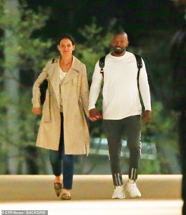 Katie Holmes xuất hiện bên con riêng của bạn trai - 1 Katie Holmes xuất hiện bên con riêng của bạn trai - 1
