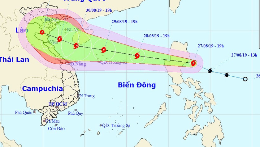 Bão di chuyển nhanh vào Biển Đông, biển động rất mạnh