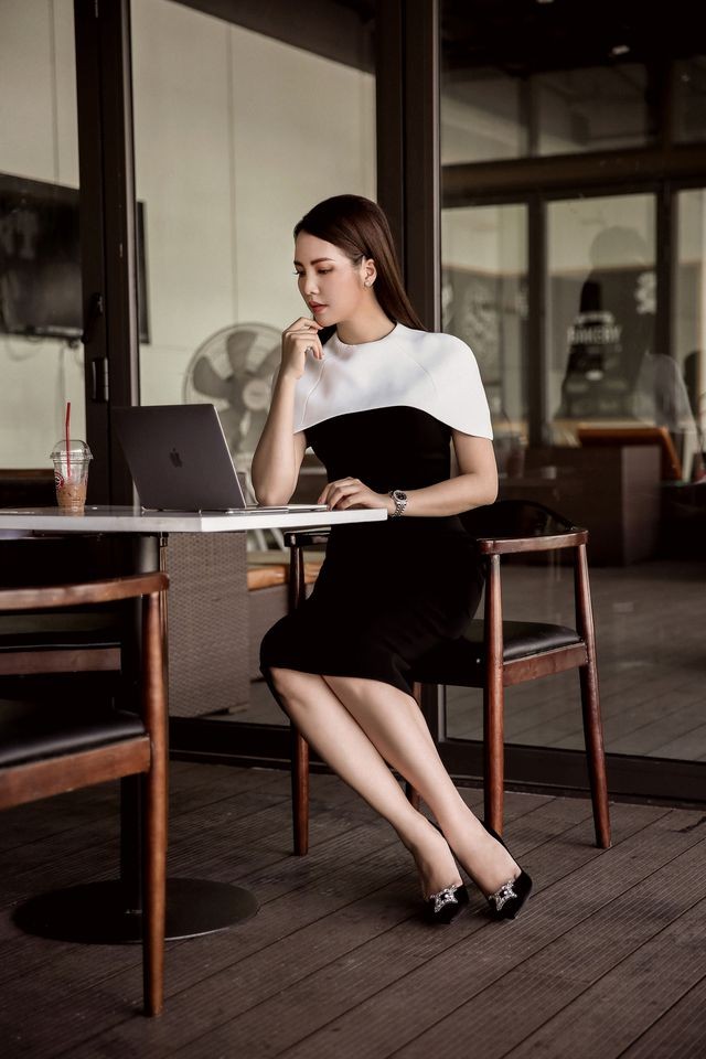 BTV Thuỵ Vân tiết lộ “luật ngầm bất thành văn” khi lên sóng VTV - 19 BTV Thuỵ Vân tiết lộ “luật ngầm bất thành văn” khi lên sóng VTV - 19