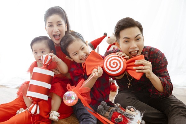 2 bé yêu nhà Khánh Thi - Phan Hiển khiến fan thích mê vì quá dễ thương - Ảnh 1. 2 bé yêu nhà Khánh Thi - Phan Hiển khiến fan thích mê vì quá dễ thương - Ảnh 1.
