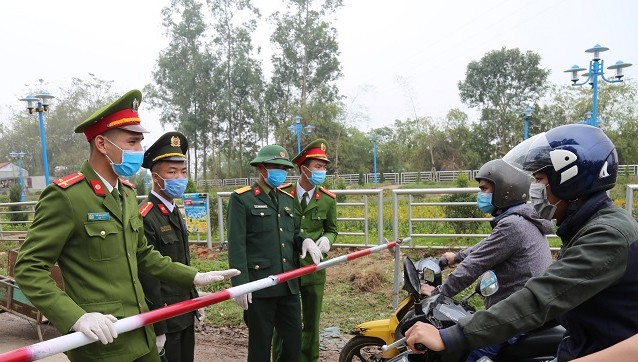 Công an cách ly 'điểm nóng' Sơn Lôi thế nào?