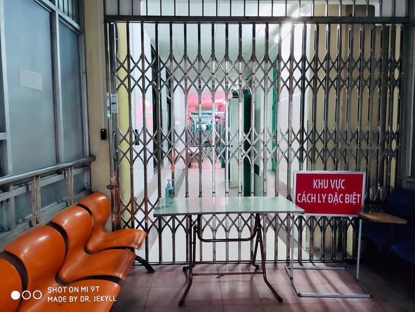 Gỡ phong toả tại bệnh viện Xanh Pôn Gỡ phong toả tại bệnh viện Xanh Pôn