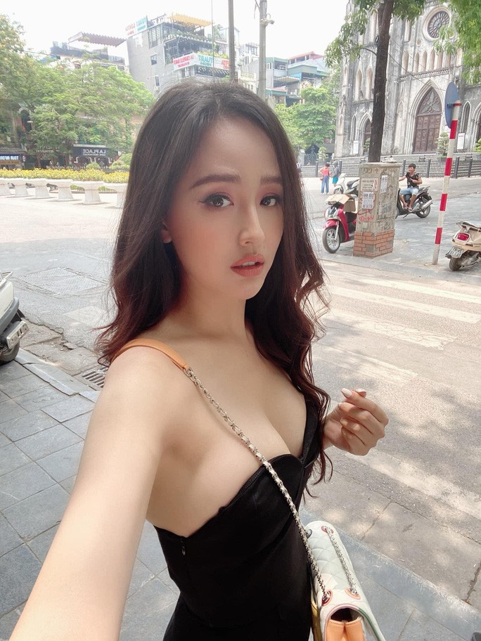 Choáng với nhan sắc thật của mỹ nhân showbiz Việt - Ảnh 2. Choáng với nhan sắc thật của mỹ nhân showbiz Việt - Ảnh 2.