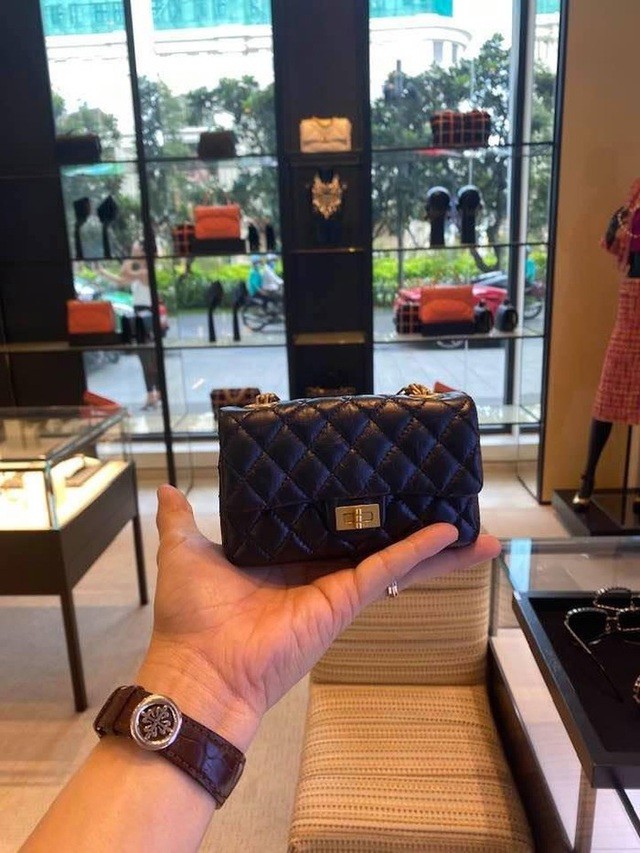 Con sao Việt vừa sinh ra đã dát đầy hàng hiệu đắt đỏ đáng ghen tị - 3 Con sao Việt vừa sinh ra đã dát đầy hàng hiệu đắt đỏ đáng ghen tị - 3