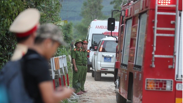 Đưa 25 công nhân ra khỏi hiện trường, 'chạy đua' thời gian cứu nạn ở Thủy điện Rào Trăng