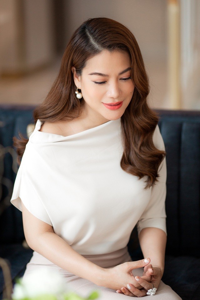 Trương Ngọc Ánh khoe body thon gọn đáng ngưỡng mộ ở tuổi xấp xỉ U50 - 2 Trương Ngọc Ánh khoe body thon gọn đáng ngưỡng mộ ở tuổi xấp xỉ U50 - 2