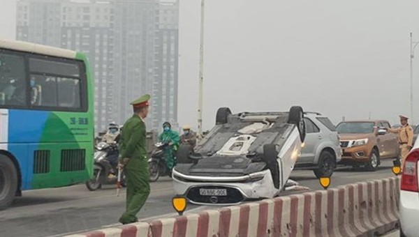 Hiện trường vụ tai nạn. Ảnh: VietNam+