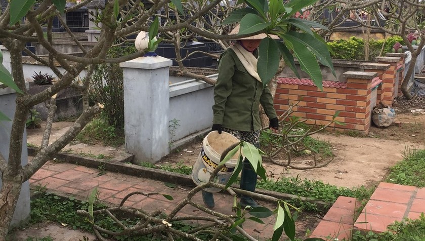 Truy tìm kẻ đập phá cả trăm ngôi mộ ở Hải Phòng
