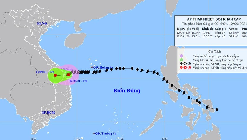 Áp thấp nhiệt đới 'luẩn quẩn' vùng biển Đà Nẵng-Quảng Ngãi, miền Trung vẫn mưa lớn