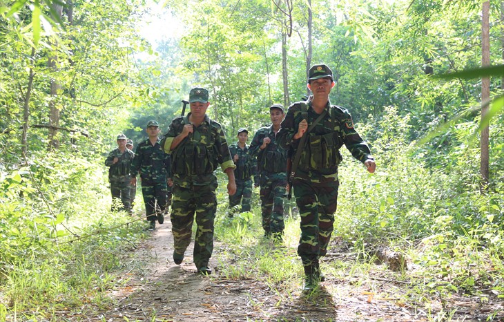 Cán bộ, chiến sĩ Đồn Biên phòng Đắk Ken, BĐBP Đắk Nông tuần tra, kiểm soát biên giới. Ảnh: Kim Nhượng/Báo Biên phòng.