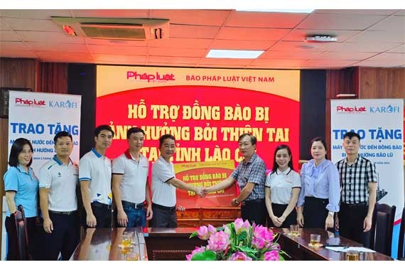 Báo Pháp luật Việt Nam trở lại Lào Cai tiếp tục sẻ chia cùng đồng bào vùng lũ 