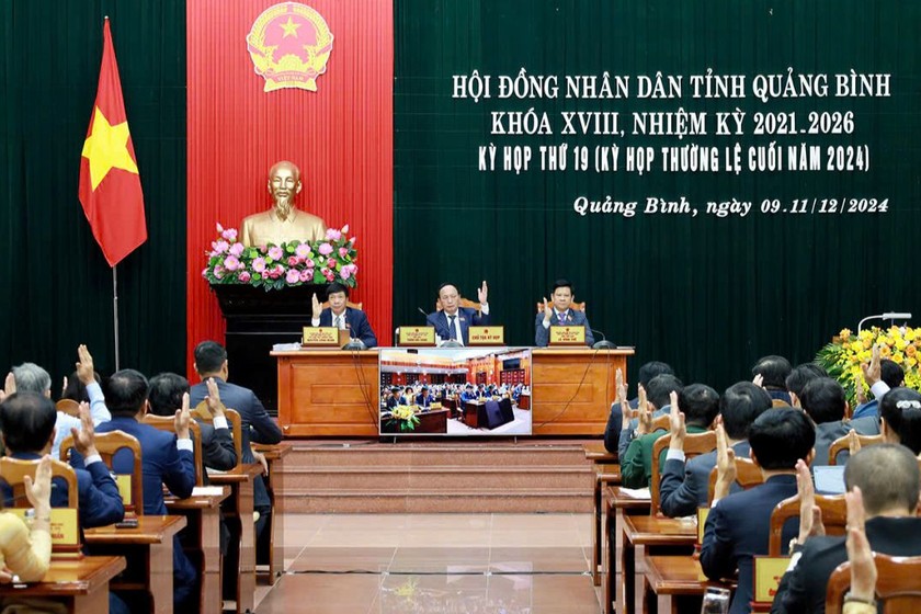 HĐND tỉnh Quảng Bình thông qua 31 nghị quyết quan trọng.