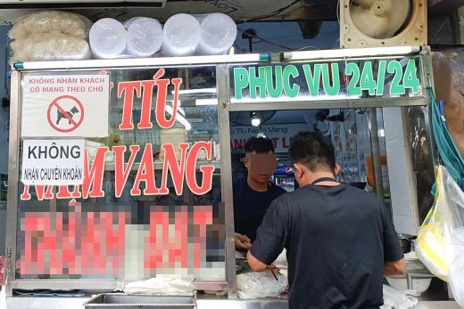 Để “né” thuế, nhiều cửa hàng, quán ăn đã tự dán biển “không nhận chuyển khoản" (Ảnh: Internet)
