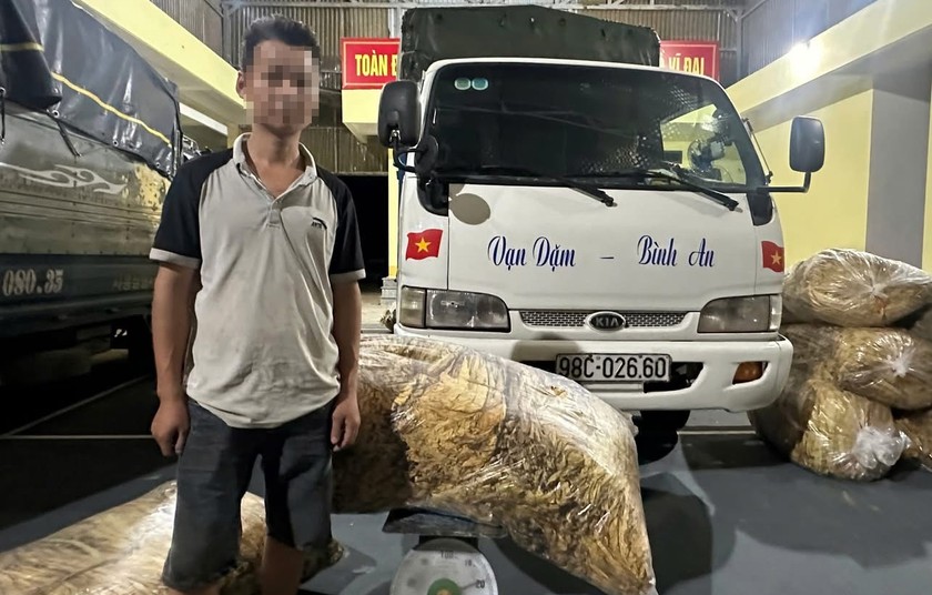 Bộ đội Biên phòng tỉnh Cao Bằng liên tiếp phát hiện, thu giữ trên 1,1 tấn nguyên liệu thuốc lá 
