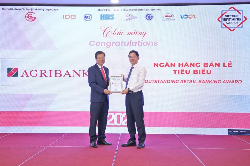 Agribank được vinh danh "Ngân hàng bán lẻ tiêu biểu"