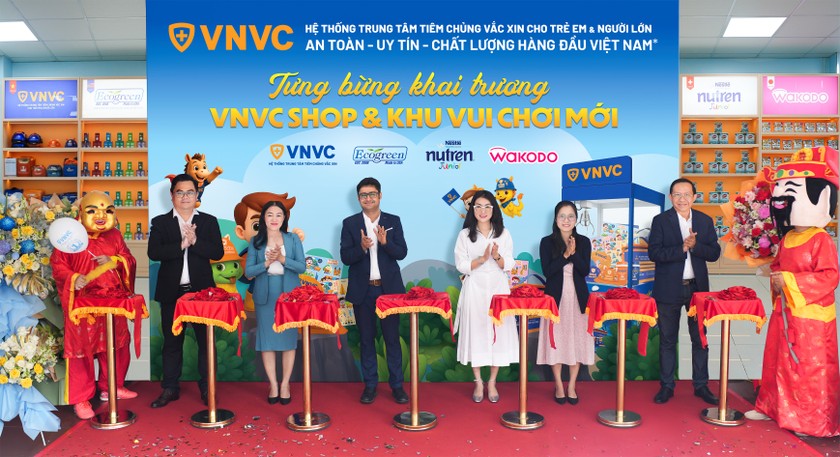 VNVC SHOP khai trương từ ngày 1/6, giúp khách hàng yên tâm mua sản phẩm chăm sóc sức khỏe, dinh dưỡng an toàn, uy tín. Ảnh: Mộc Thảo