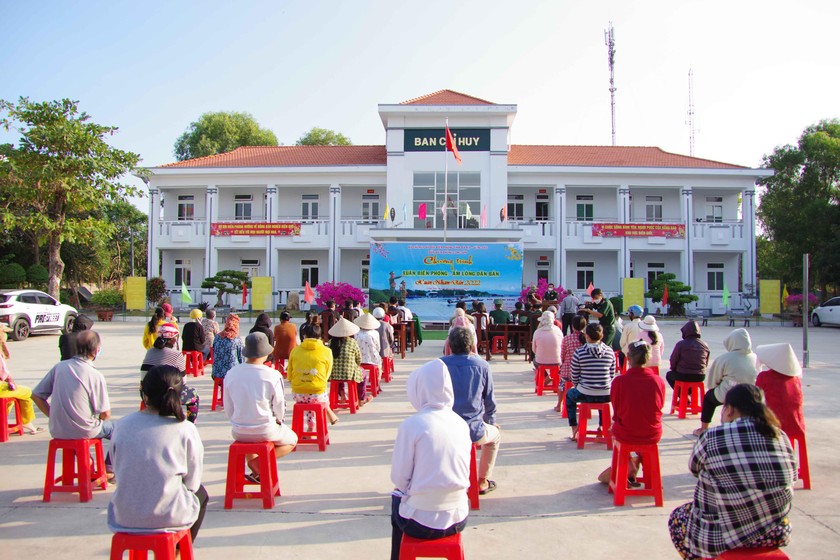 Chương trình “Xuân biên phòng - ấm lòng dân bản”