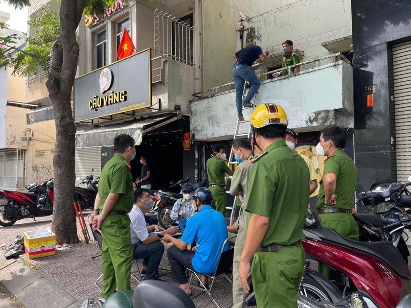 Lực lượng chức năng tiến hành kiểm tra căn nhà thì phát hiện bà Hạnh đã tử vong