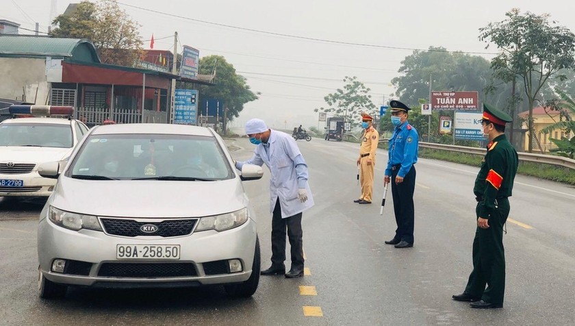 Các lực lượng tại chốt kiểm soát dịch