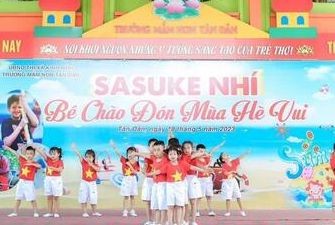 Tiết mục văn nghệ của học sinh một trường trên địa bàn tỉnh Hải Dương.