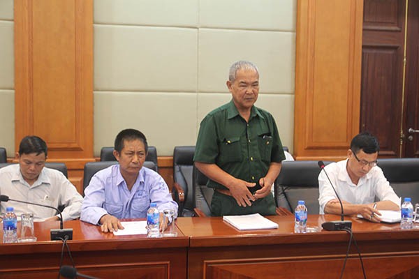 Người dân xã Vĩnh Phong tại cuộc họp