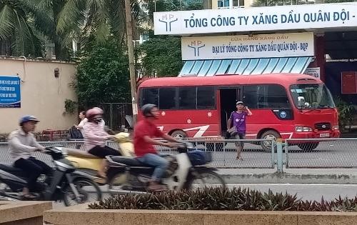 Thái Bình: Xe dù, bến cóc ngang nhiên hoạt động rầm rộ, TTGT, CSGT vắng bóng